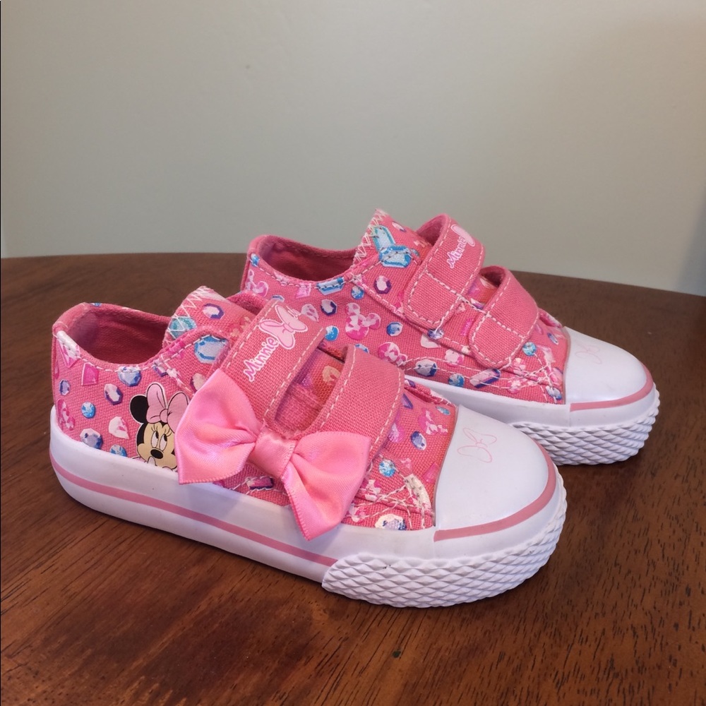 Minnie Mouse shoes
